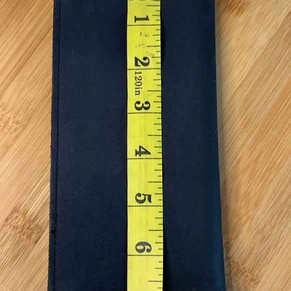 Sleek Black Leather card Holder Wallet with Silver Accent - Picture 8 of 8